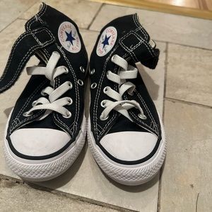 Kids converse easy on